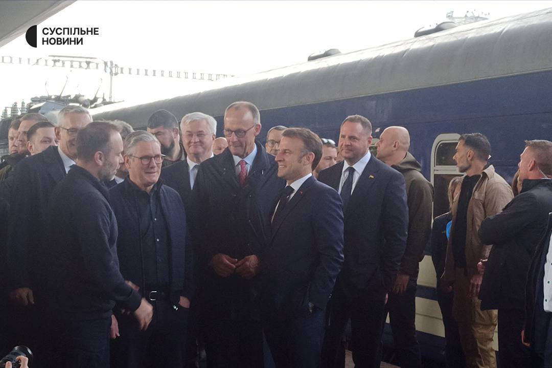 Maks_NAFO_FELLA's tweet photo. 🇫🇷🇬🇧🇵🇱🇩🇪 Macron, Starmer, Merz and Tusk arrived in Kyiv. https://t.co/m3xfFFUsyf