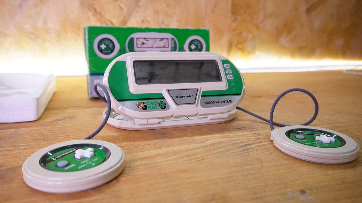 Found this Nintendo Game &amp; Watch at a flea market near my place! It’s Donkey Kong 3, a two-player version with two built-in controllers! 🎮 I didn’t even know there was a part 3, I’d only seen 1 and 2 before. And I also scored another Game &amp; Watch, an Italian one!