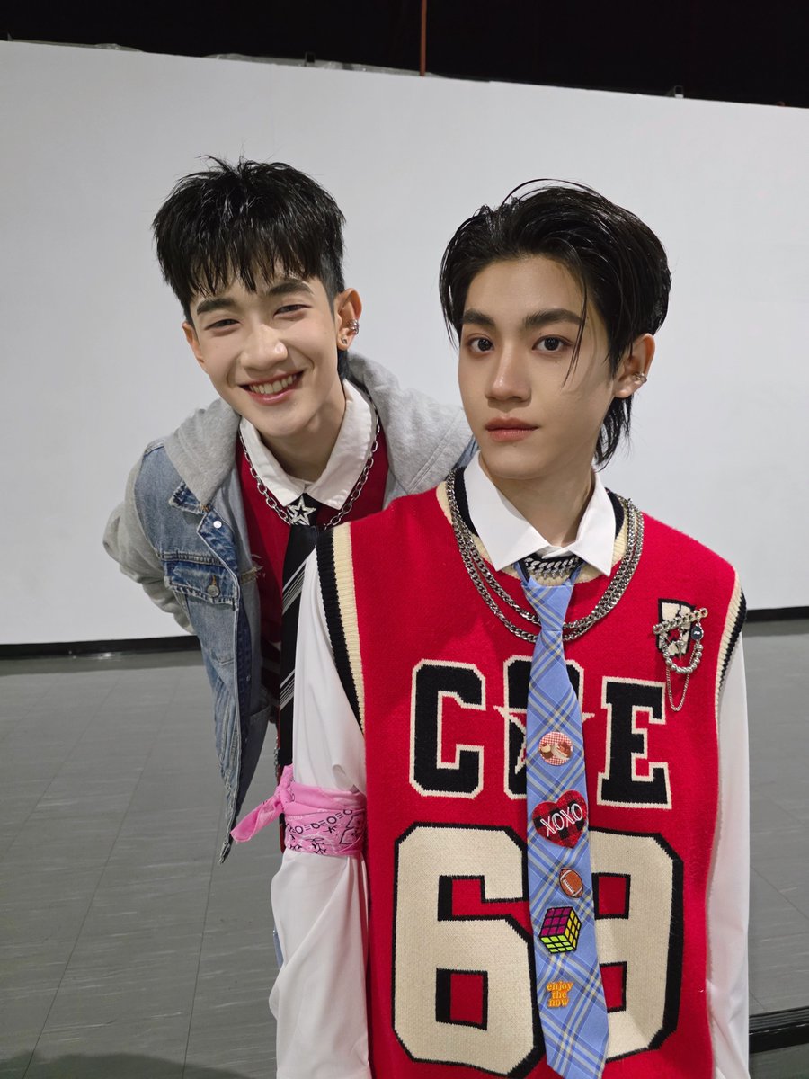 พร้อมกันยังค้าบบบ! พวกเราพร้อมมาก อยากเจอทุกคนนเลย 🎡😍✨

#GalaxyS25Ultra #GalaxyxFridayplayground
#withGalaxy