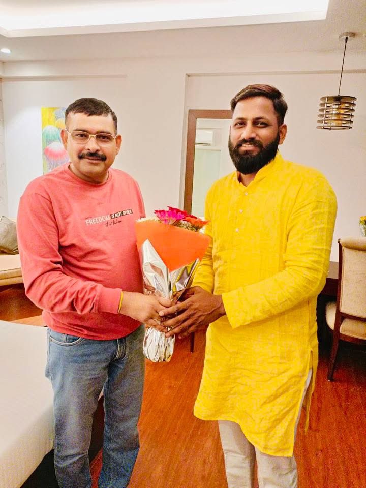 Sunil Yadav ЁЯЗоЁЯЗ│ (@mp_sunilyadav) on Twitter photo рдХрд╛рд░рдЧрд┐рд▓ рдпреБрджреНрдз рдореЗрдВ рдЕрджрдореНрдп рд╕рд╛рд╣рд╕ рдФрд░ рд╢реМрд░реНрдп рдкреНрд░рджрд░реНрд╢рди рдХреЗ рд▓рд┐рдП рдорд╛рддреНрд░ 19 рд╡рд░реНрд╖ рдХреА рдЕрд▓реНрдкрд╛рдпреБ рдореЗрдВ рдкрд░рдорд╡реАрд░ рдЪрдХреНрд░ рд╕реЗ рд╕рдореНрдорд╛рдирд┐рдд рд╣реЛрдиреЗ рд╡рд╛рд▓реЗ рдЕрджреНрд╡рд┐рддреАрдп рдпреЛрджреНрдзрд╛ рд╢реНрд░реА рдпреЛрдЧреЗрдВрджреНрд░ рд╕рд┐рдВрд╣ рдпрд╛рджрд╡ рдЬреА рдХреЛ рдирд╛рд░рд╛рдпрдгреА рд╕реЗрдирд╛ рдпрд╛рджрд╡ рд╕рдорд╛рдЬ рдордзреНрдпрдкреНрд░рджреЗрд╢ рдХреА рддрд░рдл рд╕реЗ рдЕрд╡рддрд░рдг рджрд┐рд╡рд╕ рдХреА рд╣рд╛рд░реНрджрд┐рдХ рд╢реБрднрдХрд╛рдордирд╛рдПрдВред
#рдирд╛рд░рд╛рдпрдгреА_рд╕реЗрдирд╛_рдордзреНрдпрдкреНрд░рджреЗрд╢ рдХрд╛рд░рдЧрд┐рд▓ рдпреБрджреНрдз рдореЗрдВ рдЕрджрдореНрдп рд╕рд╛рд╣рд╕ рдФрд░ рд╢реМрд░реНрдп рдкреНрд░рджрд░реНрд╢рди рдХреЗ рд▓рд┐рдП рдорд╛рддреНрд░ 19 рд╡рд░реНрд╖ рдХреА рдЕрд▓реНрдкрд╛рдпреБ рдореЗрдВ рдкрд░рдорд╡реАрд░ рдЪрдХреНрд░ рд╕реЗ рд╕рдореНрдорд╛рдирд┐рдд рд╣реЛрдиреЗ рд╡рд╛рд▓реЗ рдЕрджреНрд╡рд┐рддреАрдп рдпреЛрджреНрдзрд╛ рд╢реНрд░реА рдпреЛрдЧреЗрдВрджреНрд░ рд╕рд┐рдВрд╣ рдпрд╛рджрд╡ рдЬреА рдХреЛ рдирд╛рд░рд╛рдпрдгреА рд╕реЗрдирд╛ рдпрд╛рджрд╡ рд╕рдорд╛рдЬ рдордзреНрдпрдкреНрд░рджреЗрд╢ рдХреА рддрд░рдл рд╕реЗ рдЕрд╡рддрд░рдг рджрд┐рд╡рд╕ рдХреА рд╣рд╛рд░реНрджрд┐рдХ рд╢реБрднрдХрд╛рдордирд╛рдПрдВред
#рдирд╛рд░рд╛рдпрдгреА_рд╕реЗрдирд╛_рдордзреНрдпрдкреНрд░рджреЗрд╢