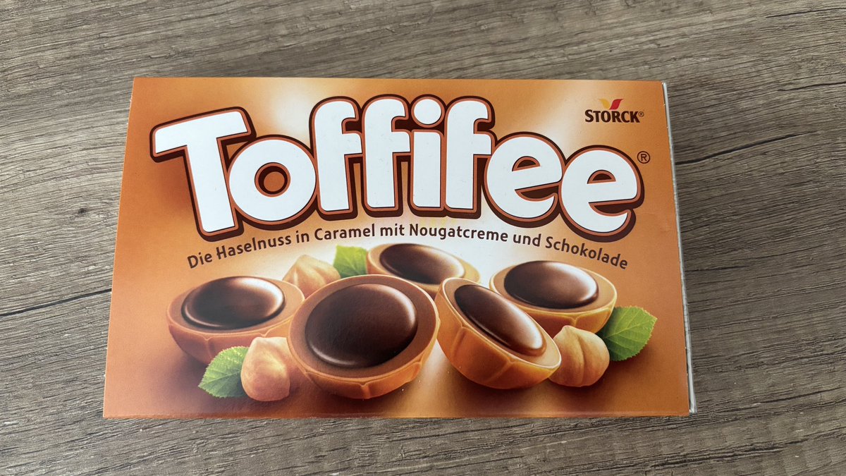 passscalll's tweet image. Oeh. Hoe lang kan je zoiets onaangeraakt laten liggen? 
Ik vraag voor mezelf. 🍫