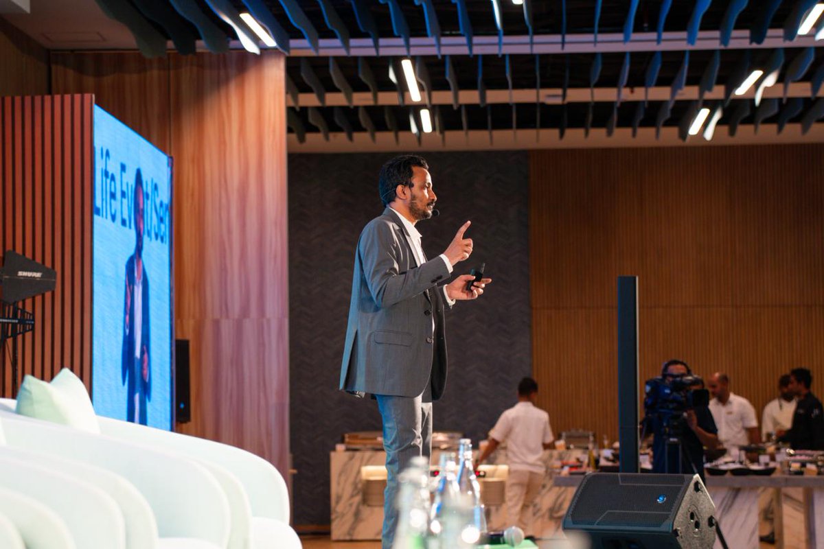 Pillar presentation by General Manager, Business Development at <a href="/tradenet_mv/">Tradenet Maldives</a> , Mr. Ahmed Varish Mohamed, at the Maldives 2.0 Digital Transformation Summit covering Citizen-Centric E-Government Service.

#DigitalGovMv #Maldives