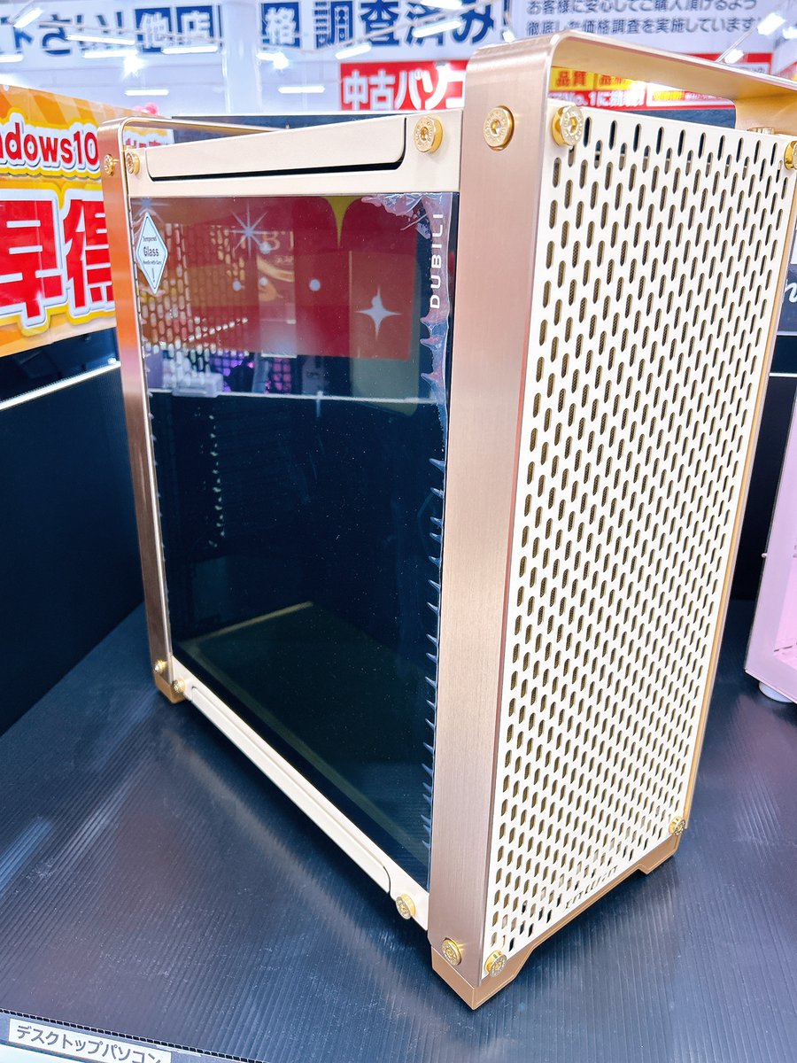 ap_kasugai's tweet image. 自分だけのゲーミングPCを組み立ててみませんか？ アプライド春日井店では 定番の黒ケースや人気の白ケースだけではなく ピンクやゴールド、ブルーなどデザイン性の高い PCケースもございます！ 
 #PCパーツ #ゲーミングPC #PCゲーム 
#BTO #組立代行