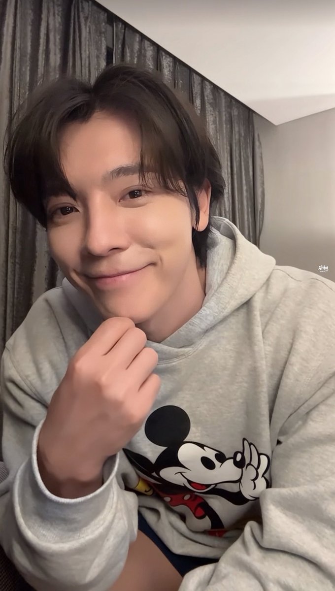 이 미소😏

#슈퍼주니어DnE #SuperJuniorDnE
#동해 #이동해
#DONGHAE  #LEEDONGHAE 
#ドンへ