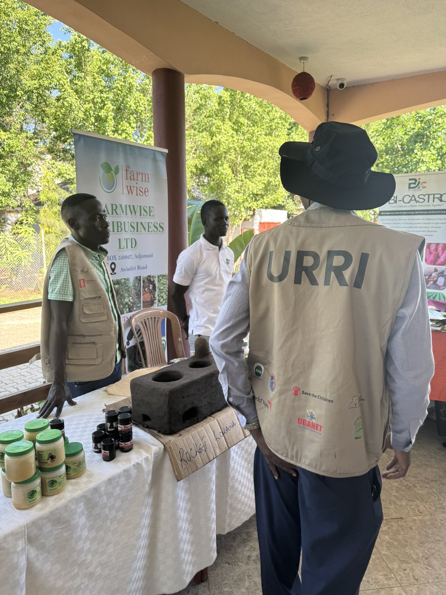 URRI_Danida's tweet image. #URRI is creating livelihoods & unlocking opportunity for refugees and host communities 🤝
At the Adjumani & Lamwo launch, we showcased local businesses helping farmers thrive—with better seeds, irrigation & training—building lasting, climate-smart resilience 👩🌾🌱