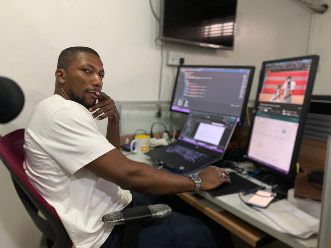 ipaularge's tweet image. I just participated in a pledge exercise with ALX, and I must tell you, if you are intentional about your goals, this is a good practice. 
@alx_africa #ALXSE 
Software Engineer Journey.

Photo: ME, Throwback 2022, when I had my second workstation and office space.