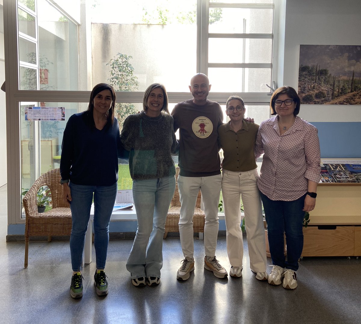 Aquesta setmana hem rebut la visita de l’ <a href="/EscolaLaCandela/">EscolaLaCandela</a> dins el programa #XTTE i del #PAcTE. Els hem compartit el projecte educatiu i el nostre dia a dia. Les dues escoles ens hem enriquit d’una conversa perdagògica i d’intercanvi fantàstica. #visitespedagògiques #oportunitats