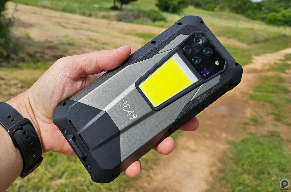 8849tech's tweet image. Project. Record. Illuminate. Survive.
#TANK3Pro is more than a phone — it’s your trusted companion in the wild.
👇 Drop the emoji that describes your weekend vibes 🌄🔋🧭
Buy on official website👉 bit.ly/4gw5g9M
Available on AliExpress 👉bit.ly/3Tj2hYR