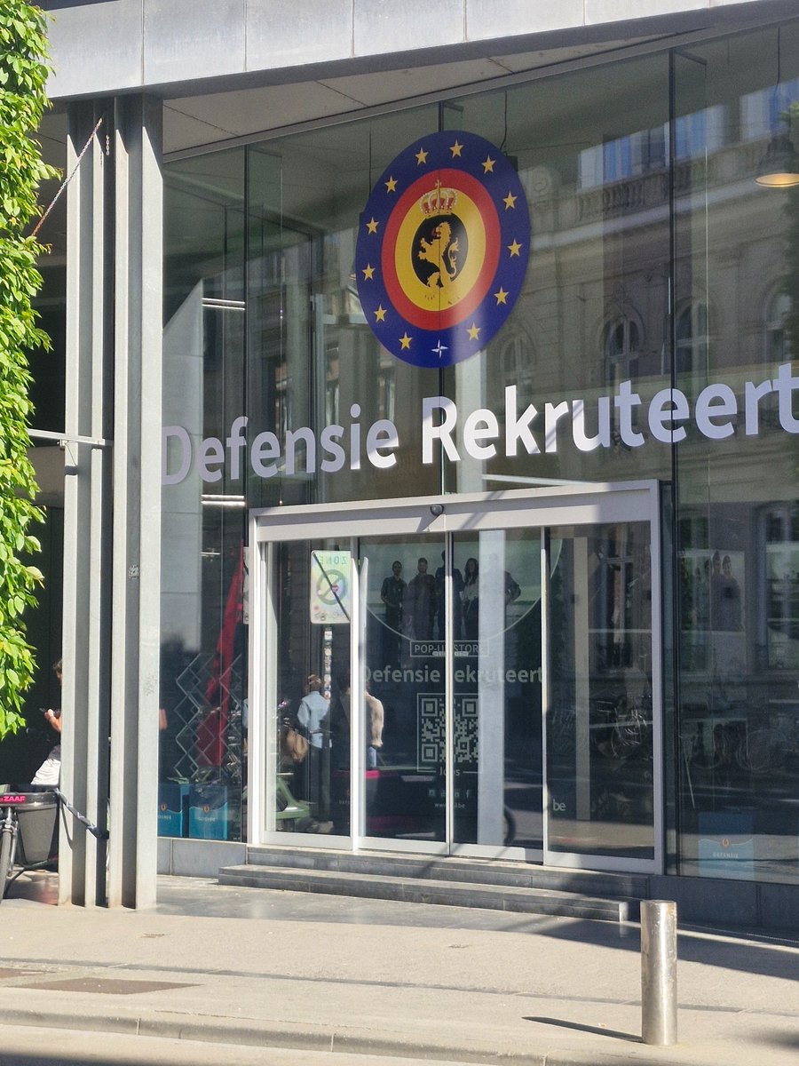 My local bike shop now doubles as a military recruitment center.

Right at the intersection of culling and imperialism.

Before and after