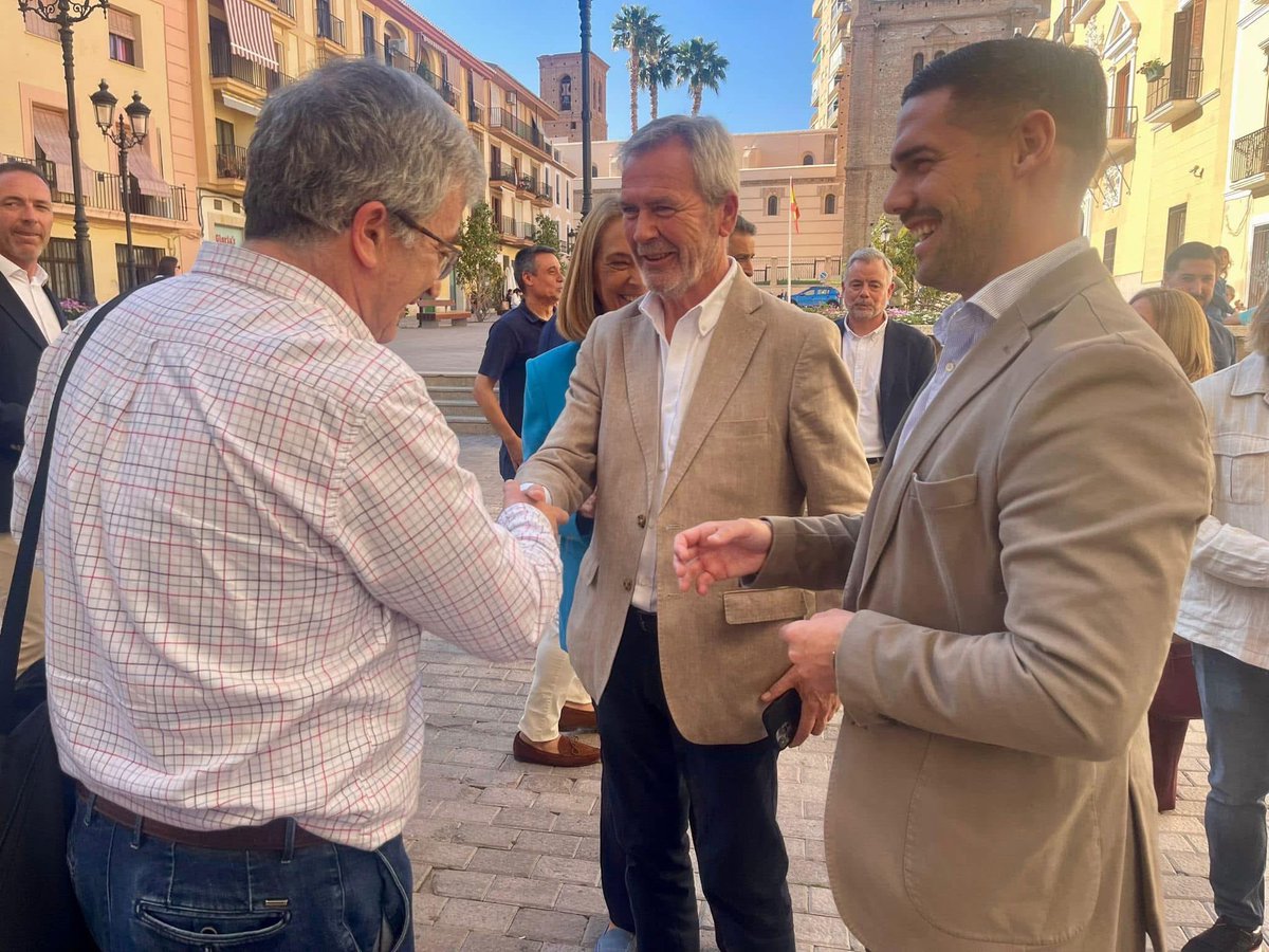 Inauguramos la nueva sede de grupo del Partido Popular de Motril. Un espacio abierto y a disposición de todos los motrileños en Plaza de España.