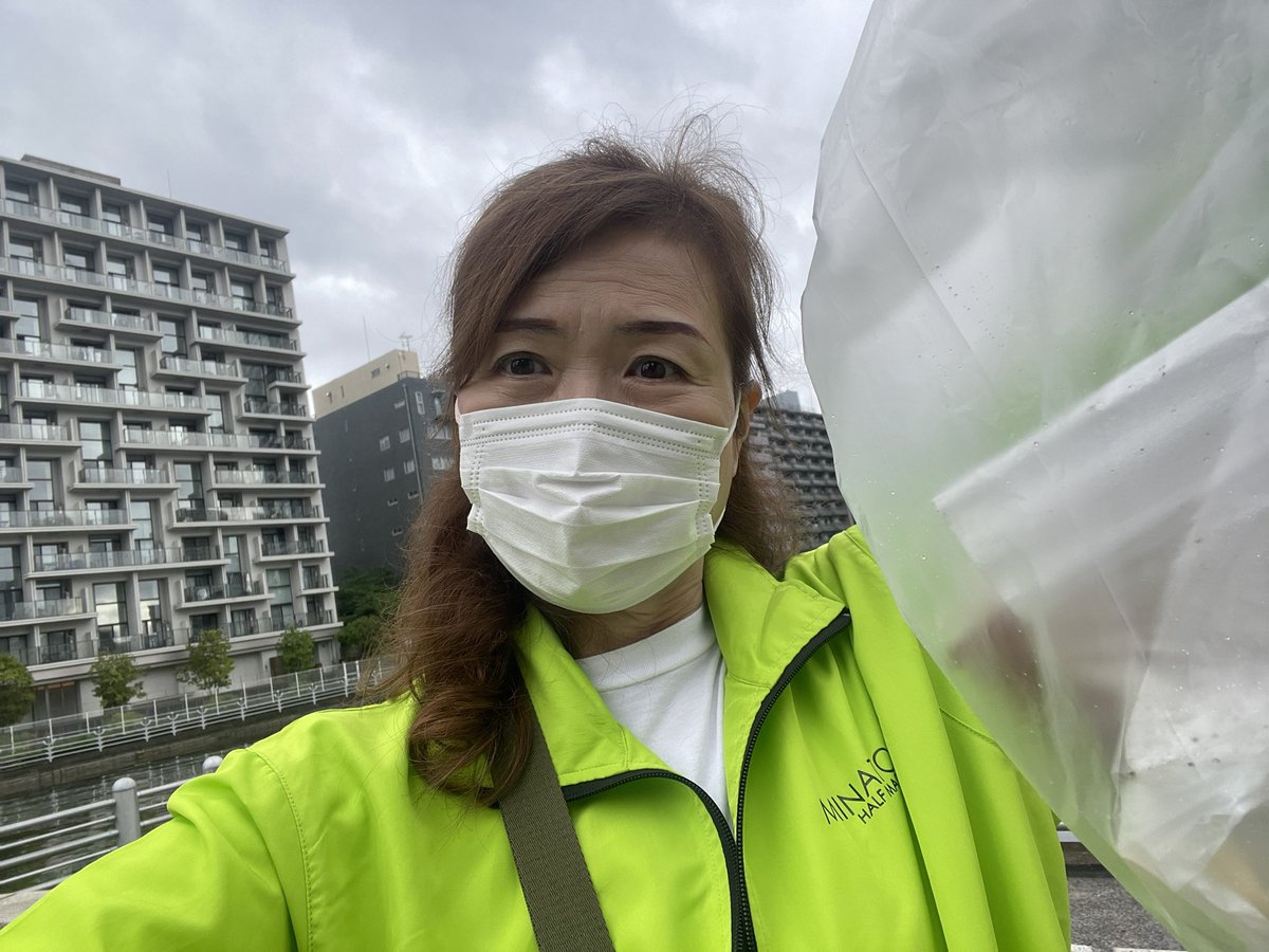 YukoHyoudou's tweet image. 芝浦一丁目町会清掃活動
雨もあがって清掃日和。みなと工房や伝統文化交流館のメンバーをはじめ沢山の方々が参加しました。キレイな街へ、街への恩返し。#港区議会議員兵藤ゆうこ