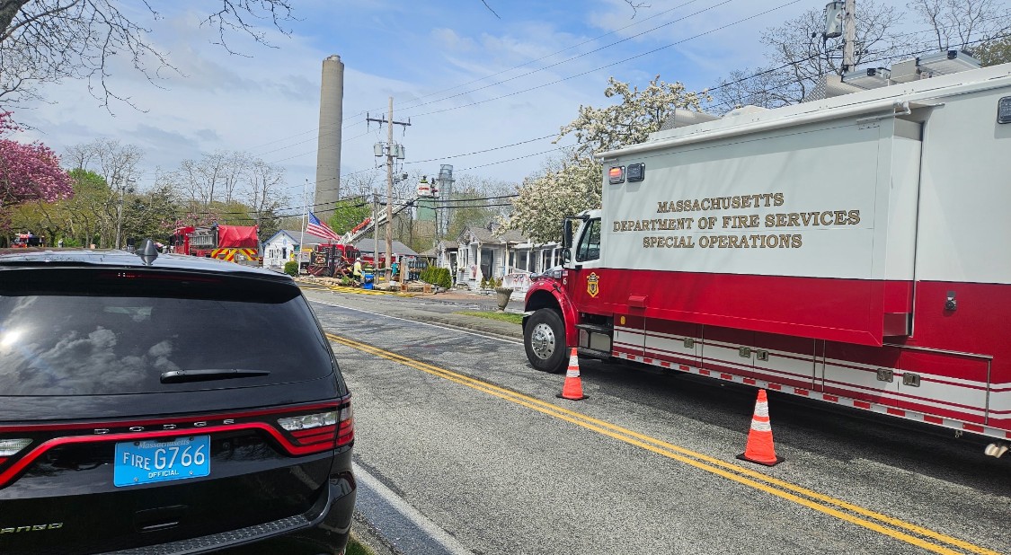 DFS Special Operations staff delivered Rehab 6 to support <a href="/SandwichFD/">Sandwich Fire</a> and mutual aid at a four-alarm restaurant fire last weekend. Effective rehab is vital to FF health and safety! These and other assets are always available to support our local partners: ow.ly/Ekwf50VPBIw