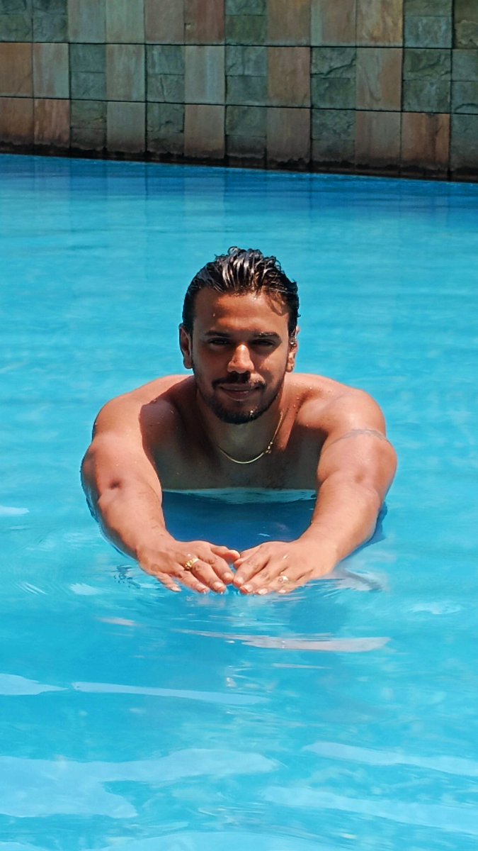 dearrathish's tweet image. #Chillout #Coolvibes #BeatTheSummerHeat #PoolTime 🏊‍♂️🍹🏖️