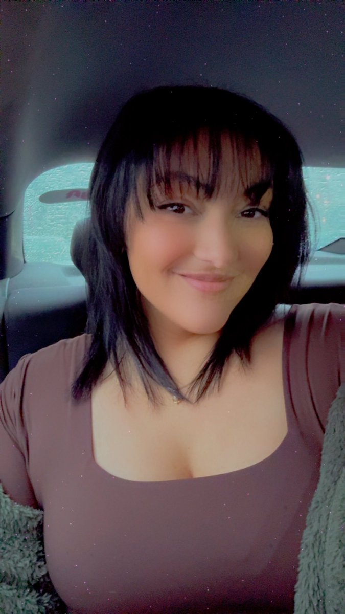 The black hair is kinda growing on me, literally lol