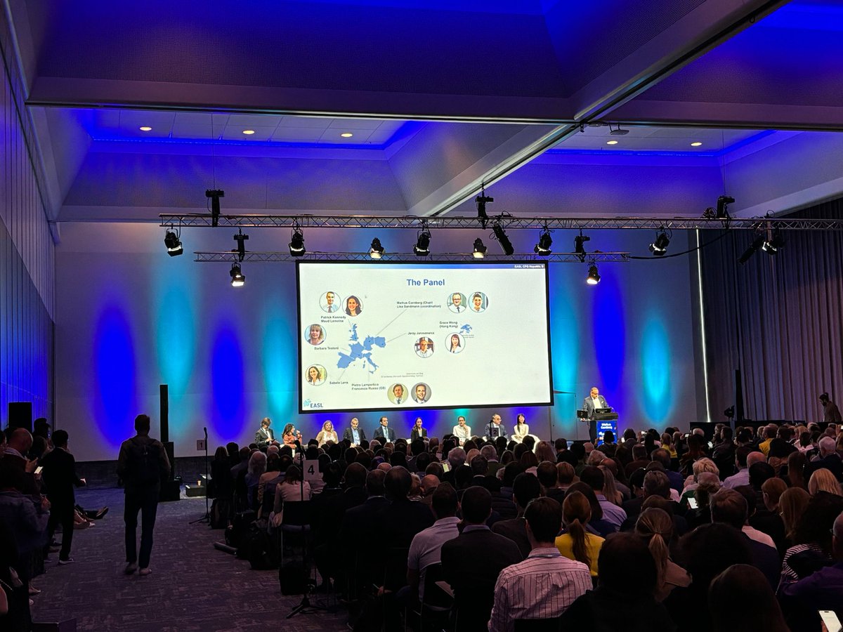 EASL Education (@easledu) on Twitter photo 📢 The updated #HBV guidelines were just presented by <a href="/CornbergMarkus/">Markus Cornberg</a> @ #EASLcongress.
✔️ Focus on shared decision-making
✔️ Simplified treatment algorithm
✔️ Clear answers to key questions:
👉Who to treat?
👉When to start?
👉What are the #HCC risk factors?
👉What if ALT is 📢 The updated #HBV guidelines were just presented by <a href="/CornbergMarkus/">Markus Cornberg</a> @ #EASLcongress.
✔️ Focus on shared decision-making
✔️ Simplified treatment algorithm
✔️ Clear answers to key questions:
👉Who to treat?
👉When to start?
👉What are the #HCC risk factors?
👉What if ALT is