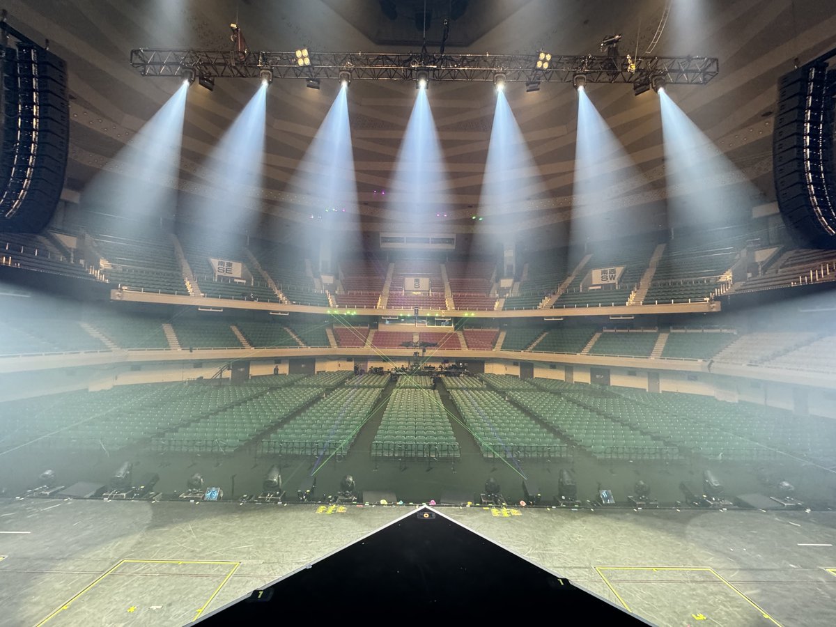 『LIVE TOUR 2025 ||:ONE N' ONLY:||』日本武道館公演

まもなく開演です！

目標としていた日本武道館公演ファイナルです！

全てをSWAGの皆さまにぶつけるので全力で返して欲しいです！全て受け取ります！

腹から声出して、歌って、踊って、一生忘れられないライブにしましょう！