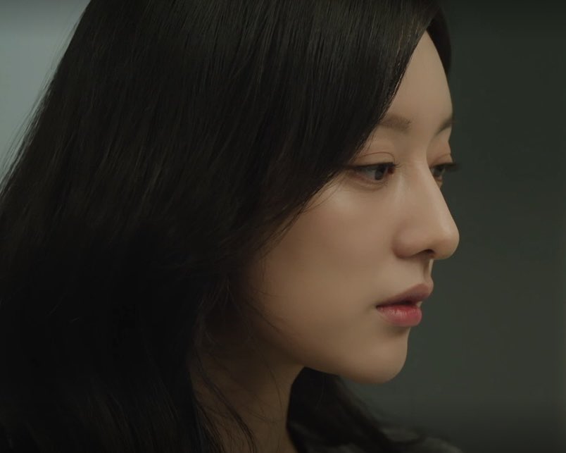 옆선 장난 아니야.....