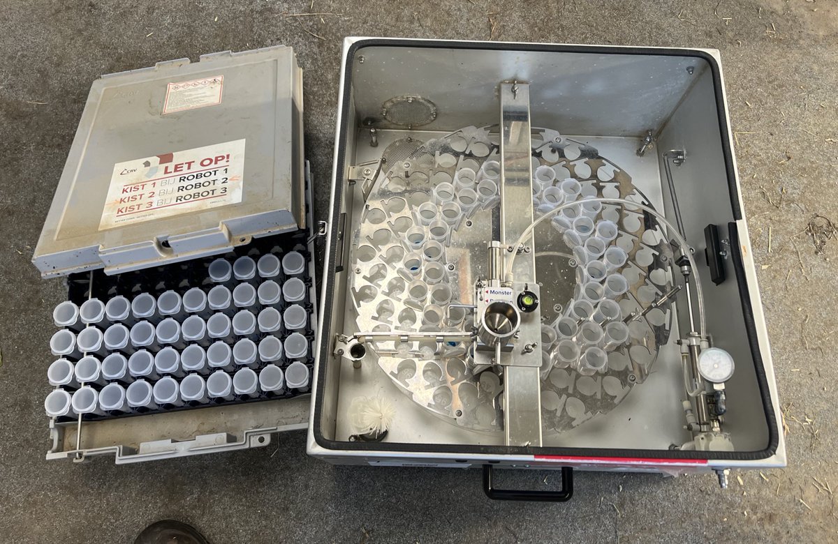 kleinkraakie's tweet image. Bezigheidstherapie….3x 60 stuks 
Robotmelkers weten wel wat dit is 🥴😅
Melkcontrole 
#LelyAstronaut #melkrobot #melkveebedrijf #melkcontrole #CRV