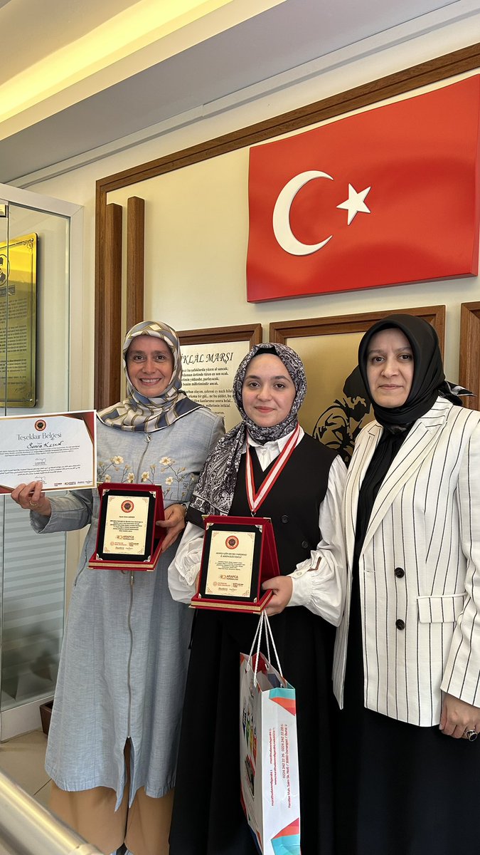 Milli Eğitim Bakanlığı Din Öğretimi Genel Müdürlüğü 12. Arapça Bilgi ve Etkinlik Yarışmaları şiir okuma yarışması kategorisinde öğrencimiz İl birincisi 🥇 olmuştur. Göstermiş olduğu üstün gayretten dolayıbaşarılarının devamını dileriz. 
<a href="/tcmeb/">Millî Eğitim Bakanlığı</a> <a href="/meb_dinogretimi/">MEB Din Öğretimi Genel Müdürlüğü</a> <a href="/yilmaznazif/">Nazif Yılmaz</a>