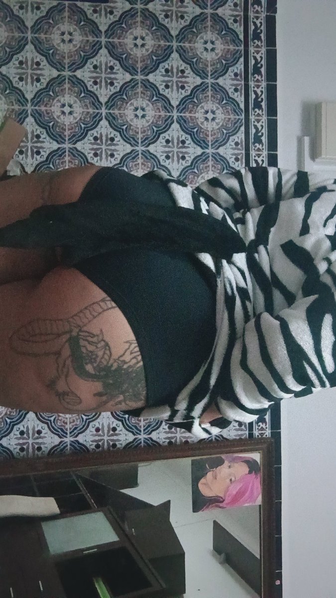 amycherry_of's tweet photo. Entre rayas y sombras…
Hay secretos que solo los más atrevidos pueden descubrir.
Te espero en mi Fanvue.
Donde el arte se vuelve deseo.
#FanvueExclusive #Sensualidad #LatinaDivina #TatuajesConHistoria #ContenidoSelecto #Belleza https://t.co/VDoKrONgMS