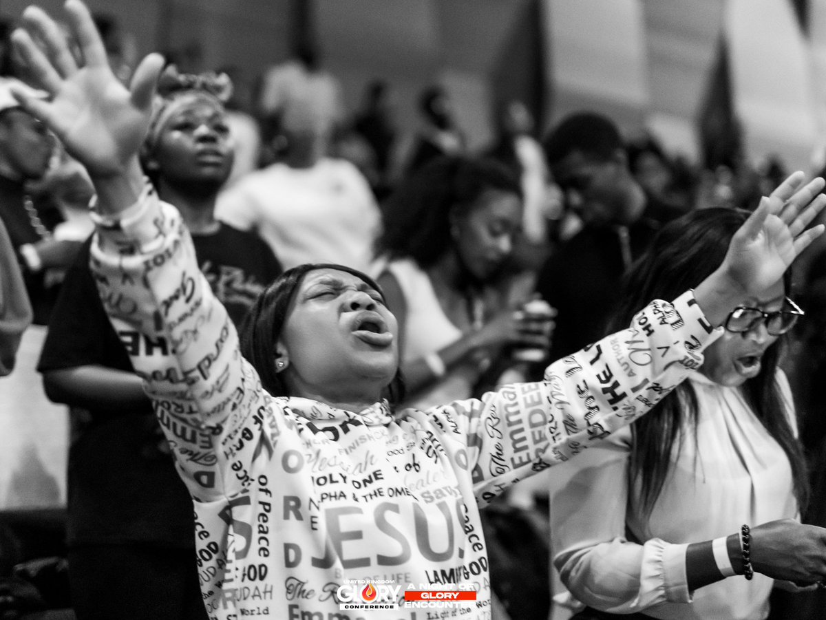 Praise You again and again! 🙌🎶 Our hallelujah filled the room at The Glory Conference. #Hallelujah #Gratitude #SoIThrowUpMyHands #BrandonLake #TheGloryConference #SimpleWorship #HeartOfGratitude #WorshipOverflow #PresenceOfGod #SpiritAndTruth
