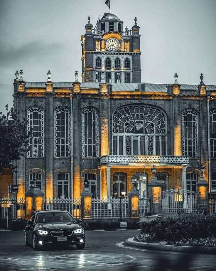 VisitIran3's tweet image. #Tabriz Municipality Palace, #Iran,
It was constructed in the year 1933.
#ایران، #تبریز
کاخ شهرداری