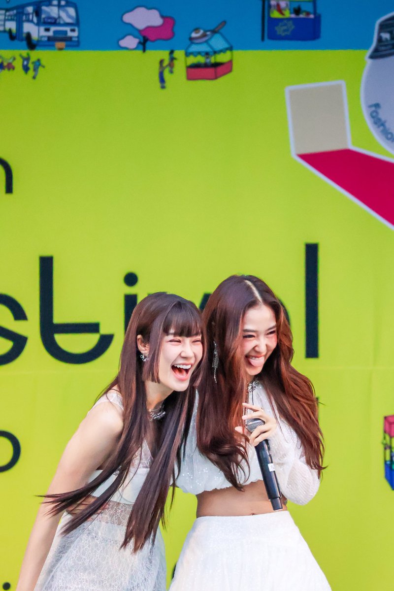 365_nf's tweet photo. เชื่อน้องฟิล์มแล้วว่ามีความสุขมากที่ได้ทำงานกับพี่ อยู่ทำงานด้วยกันไปนานๆเลยนะ https://t.co/M6AUmTeGRs