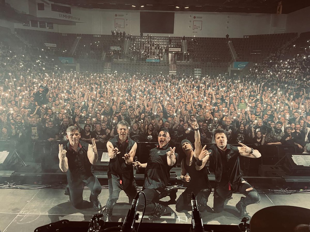 #MHPArena ❄️#Ludwigsburg - Was für eine Party 🤘 vielen Dank 🖤 Heute Abend: #München #Zenith 🥰