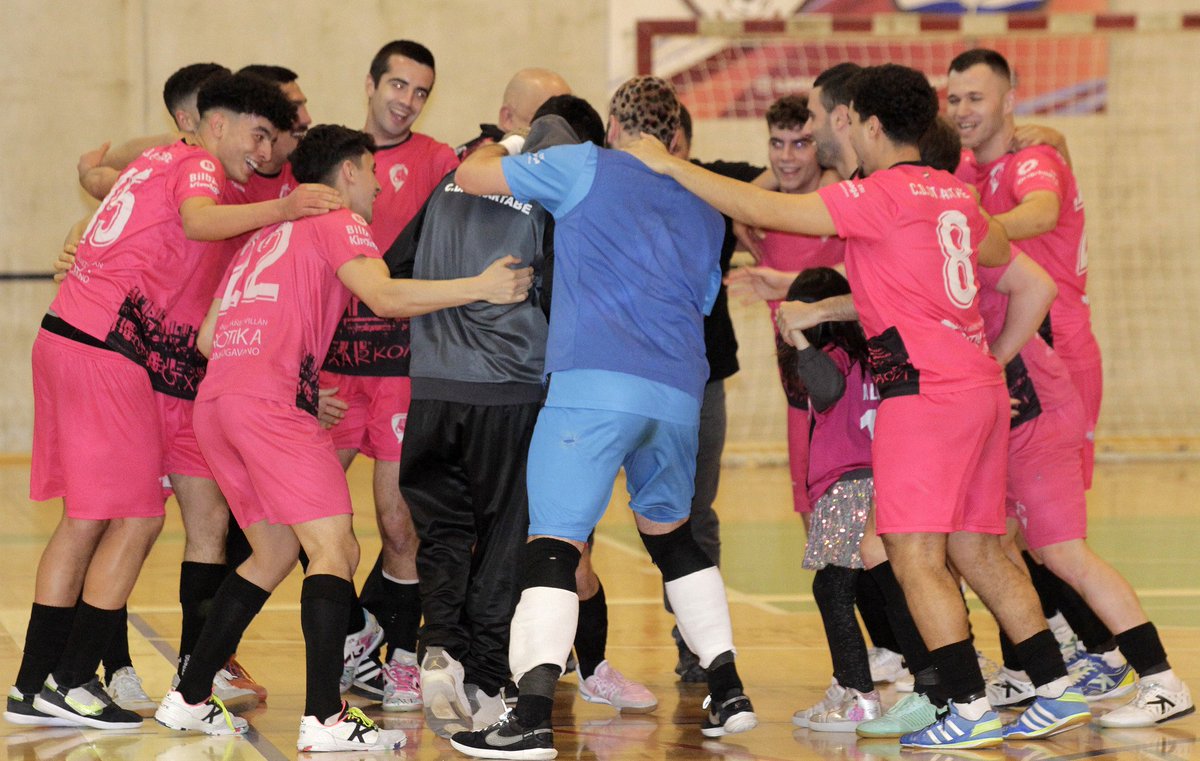 Mucha suerte al <a href="/Otxartabe/">Otxartabe</a> que se ha clasificado para el playoff de ascenso a Segunda División de fútbol sala. La primera eliminatoria será frente al <a href="/LAUBURUKEIBARRA/">Lauburu K.E Ibarra</a> de Gipuzkoa.
📅 La ida mañana domingo en el Polideportivo de Txurdinaga a las 13.15 h.
💪 SI SE PUEDE 🔥 ZORTE ON