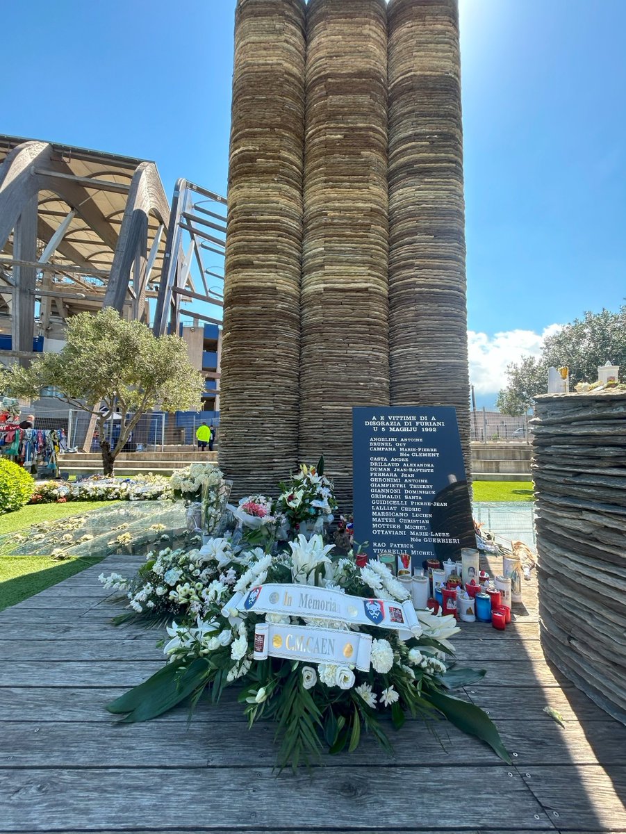 𝗜𝗻 𝗠𝗲𝗺𝗼𝗿𝗶𝗮 ⚫️ 

Quelques jours après les 33 ans de la catastrophe de Furiani, le <a href="/SMCaen/">Stade Malherbe Caen</a> en a profité pour rendre hommage aux victimes 🕊

#SMCaen #SCBSMC