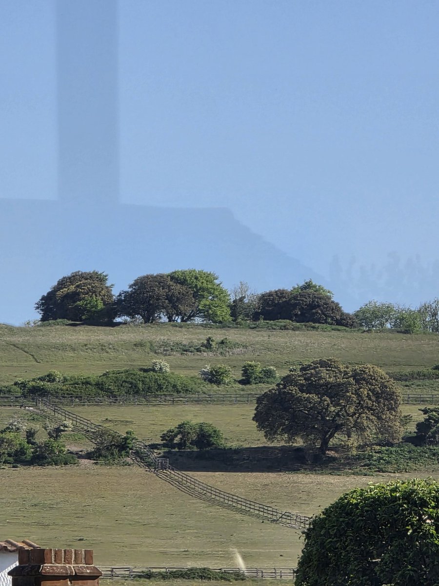 I was at my mum's today, so I got a bit of reading done on the bus...but with this view for much of the journey, it was a coin toss as to what kept my attention.

#southdowns #busreader #sunnysaturday