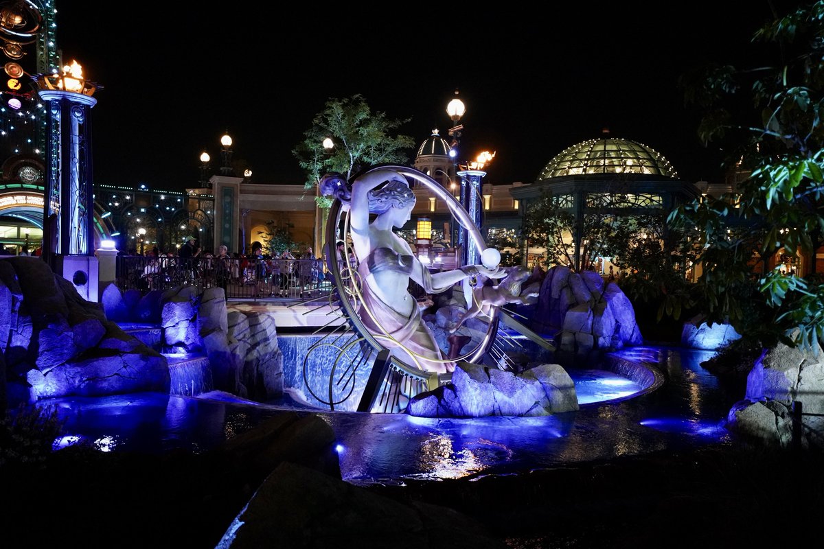 Attractions Magazine tweet media