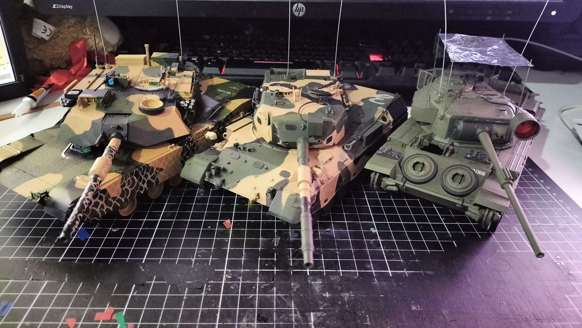 Exgamer1012's tweet photo. Australian tanks Family photo   2.0

-Centurion mk5 RAAC  
-Leopard AS1  
-Abrams m1a1 AIM  

(all 1/35) https://t.co/o5aatfRT6A
