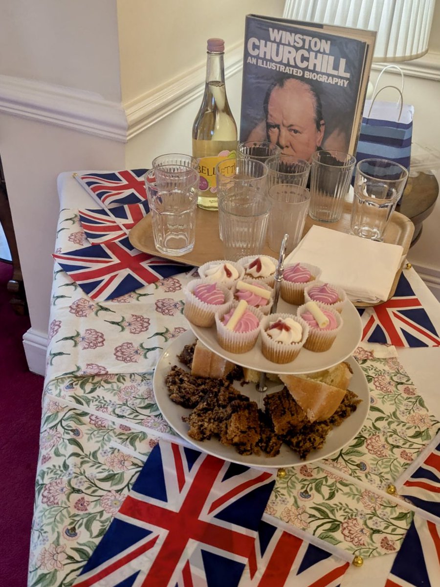 CroftCareHome's tweet photo. Our residents gathered for an afternoon of reflection and celebration marking V.E. Day! 🤍

They took part in a quiz, listened to stories from The Daily Sparkle, and shared memories of the day 80 years ago. 😊

#veday #celebrate #carehome #residentialhome #elderlycare #memories https://t.co/GACoJXweov