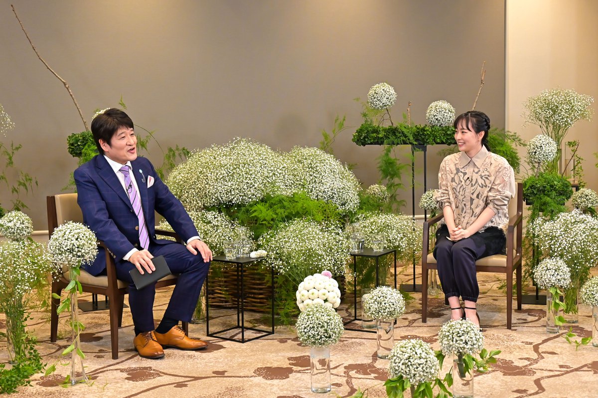 hatsumimigaku's tweet image. 🚩こんや1⃣0⃣時放送
#日曜日の初耳学 は 

／
オリンピック３大会連続メダル獲得
元卓球日本代表 #石川佳純 が登場‼️
＼

👂負けず嫌いだった現役時代
　   驚きのエピソード！
👂先輩 ♯平野早矢香 が
　   石川の恋愛観を暴露⁉
👂母 久美さんとの絆

お見逃しなく😊

#林修 
#菊池日菜 #澤部佑…