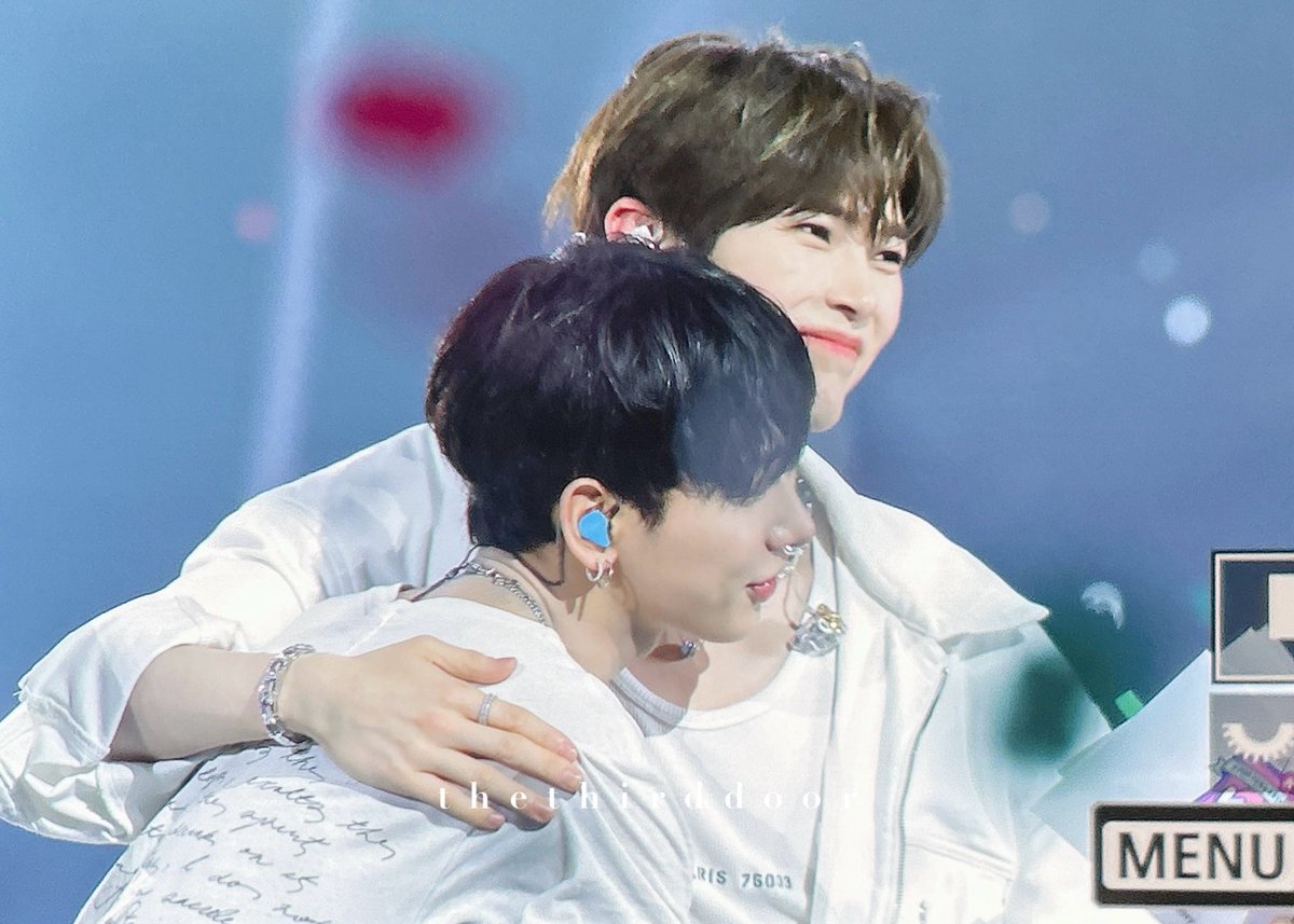 jh_thethirddoor's tweet photo. 250510
엠씨 오츠카레사마데시타.ᐟ.ᐟ
#BOYNEXTDOOR #보이넥스트도어 #명재현 #재현 #JAEHYUN #성한빈 https://t.co/GCfBk78Asl