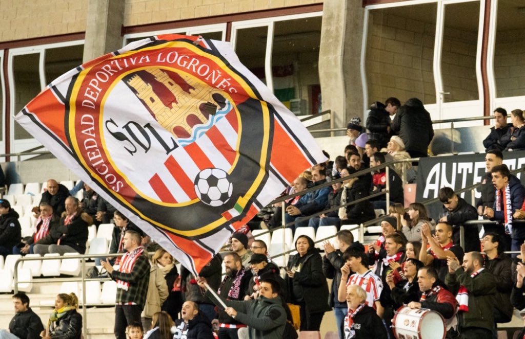 iurioja's tweet photo. 🟥⬜️🟥 Está noche es la primera piedra en el camino del @SDLogrones en su camino a 1ª Federación!

Mucha suerte equipo, mucho animo afición.

✊🏽#AupaLogroñes https://t.co/Q3Bz93Fib5