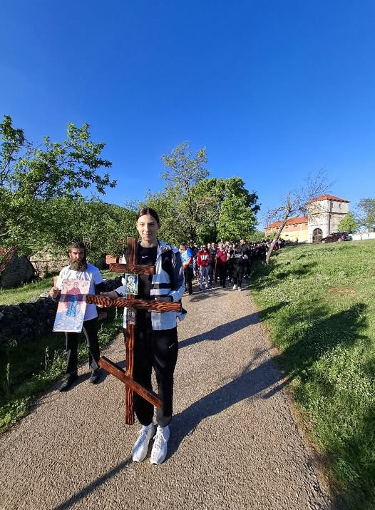 Тијана Бошковић најбоља одбојкашица света у Ходочашћу према манастиру Острогу.