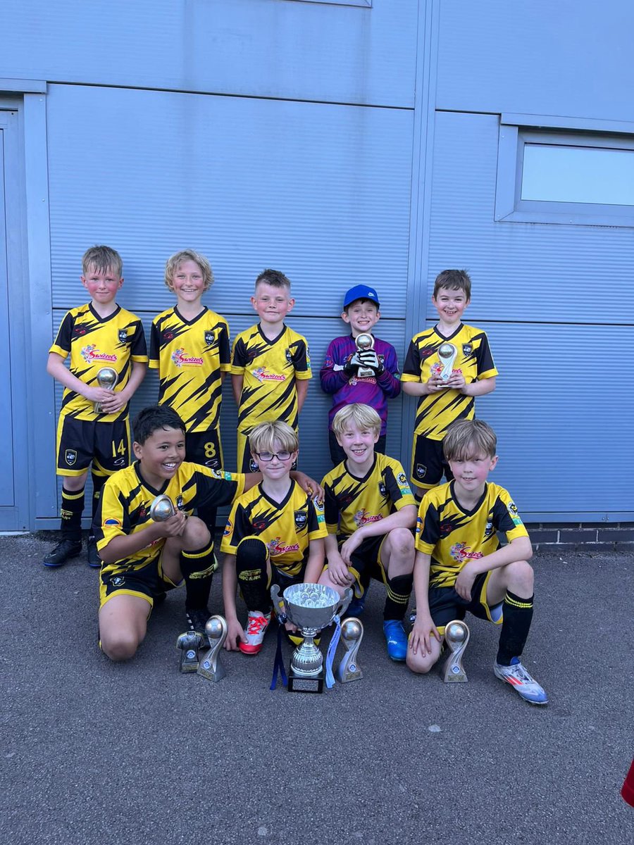 Huge congratulations to our NMJFC U9s as they won their cup final this morning 🎉🎉🎉

⚽️🖤💛⚽️ 
#upthemillers
#withyouharrylad