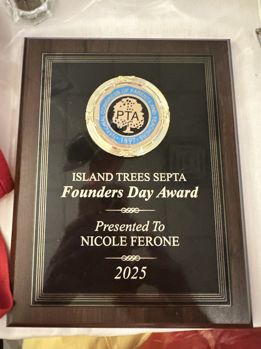 Miss Ferone tweet media