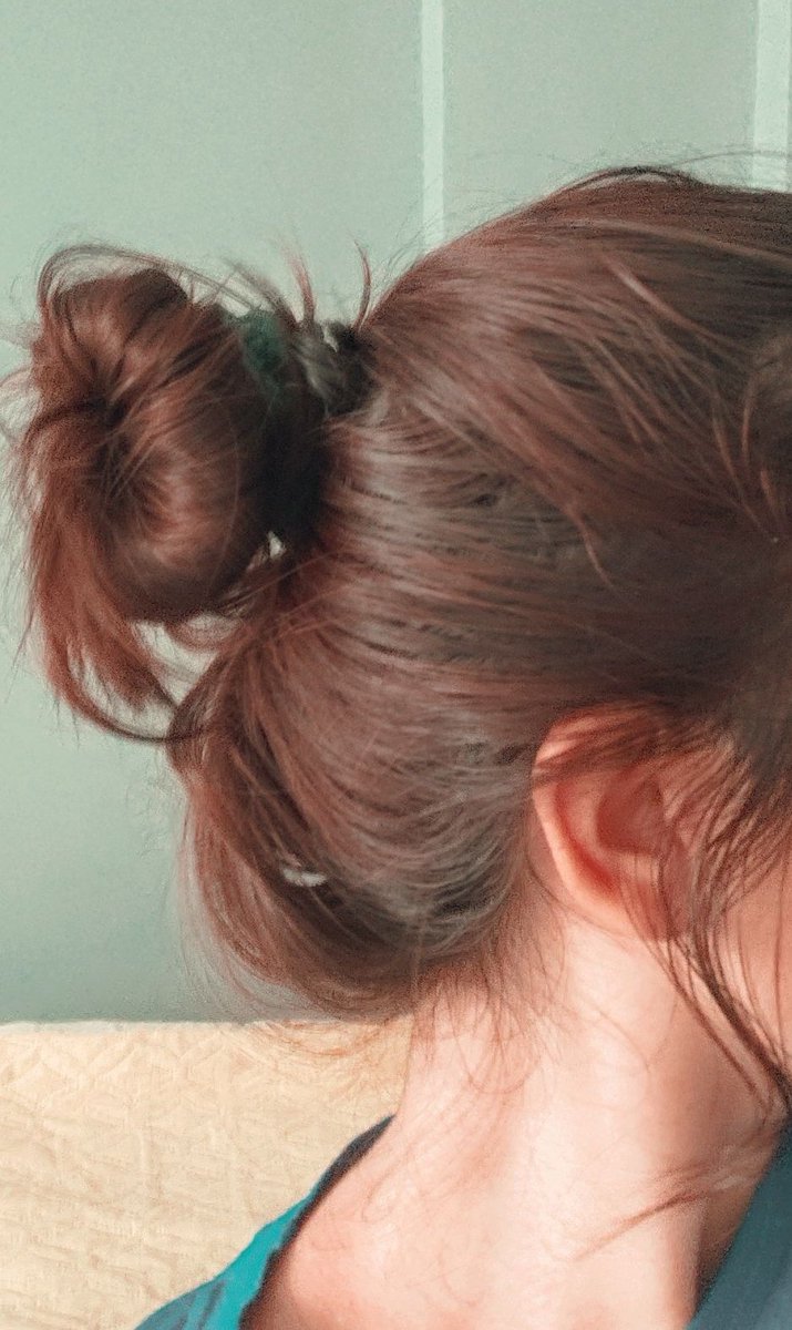 milletin gur saclarinin yaninda benim saclarin mahcupluk