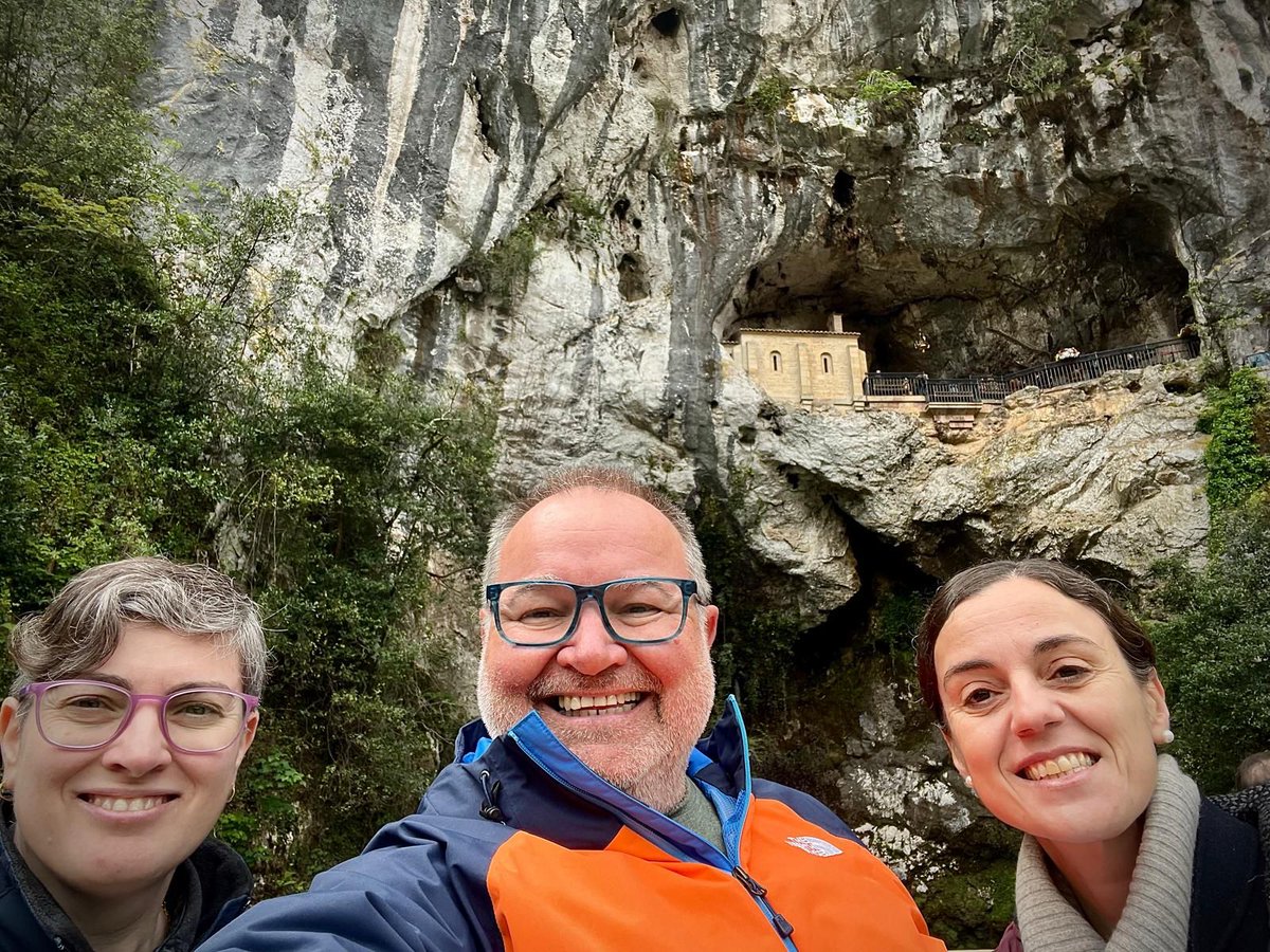 Este fin de semana, el equipo de animadores de Camino a Covadonga, se ha encontrado para preparar con ilusión la experiencia 💚😊

A la Santina pedimos que desde ya acompañe cada paso 🙏🔜