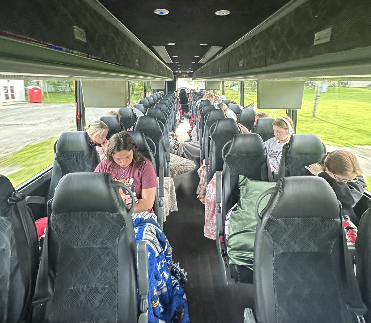 CVilleLTS's tweet photo. KY ➡️ MO 🐯🥎
#LTS #NAIAOpeningRound https://t.co/5q9vG9tIiC