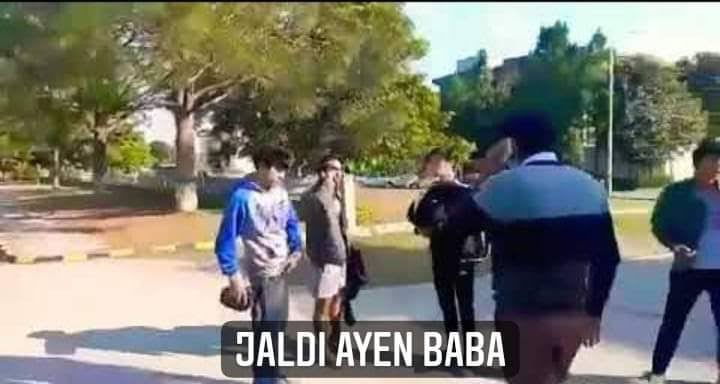 zeeusxmoeez2's tweet photo. Modi to Donald trump after Pakistan attacked https://t.co/iOT6dHiGGw