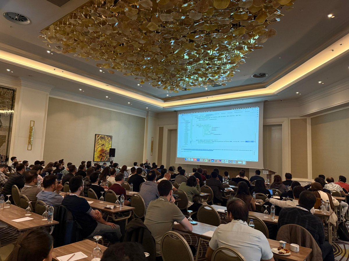 javadayistanbul's tweet image. 📚 Live at #JavaDayIstanbul! Don&apos;t miss our &quot;Effective Java Workshop&quot; with @altugaltintas from ING Türkiye! 📚

Based on Joshua Bloch&apos;s renowned &quot;Effective Java&quot; 3rd edition, this hands-on workshop tackles Java&apos;s common pitfalls and platform subtleties through practical,…