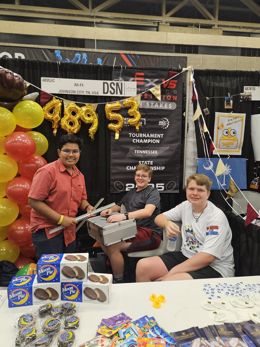 THANK YOU Chattanooga Bakery for donating Moon Pies for Alt-F4 Tennessee Champions booth <a href="/VEXRobotics/">VEX Robotics</a> World Robotics Championship. So many new fans of this delicious treat! <a href="/IndianTrail_JCS/">IndianTrail_JCS</a> <a href="/JJIndianTrail/">James Jacobs</a> <a href="/jcityTNschools/">JohnsonCitySchools</a> <a href="/technologycoach/">Carleton Lyon</a>