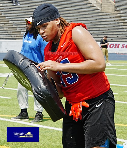 Will Vapreps Garlick (@willvapreps) on Twitter photo Hermitage 2028 edge Darryl Woodson III <a href="/45rzns/">Darryl Woodson III</a> has added SMU and Kentucky since the Hermitage Showcase last week <a href="/VaPrepsRivals/">Virginia Preps</a> <a href="/RecruitHermFB/">Hermitage HS. Recruiting 🏈</a>
n.rivals.com/content/athlet… Hermitage 2028 edge Darryl Woodson III <a href="/45rzns/">Darryl Woodson III</a> has added SMU and Kentucky since the Hermitage Showcase last week <a href="/VaPrepsRivals/">Virginia Preps</a> <a href="/RecruitHermFB/">Hermitage HS. Recruiting 🏈</a>
n.rivals.com/content/athlet…