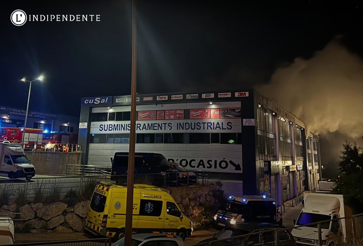 lindipende's tweet photo. #Incendio a #Barcellona: misure di #confinamento per i residenti
➡️ https://t.co/wGxyGIk6wq https://t.co/iCS0Or5KeX