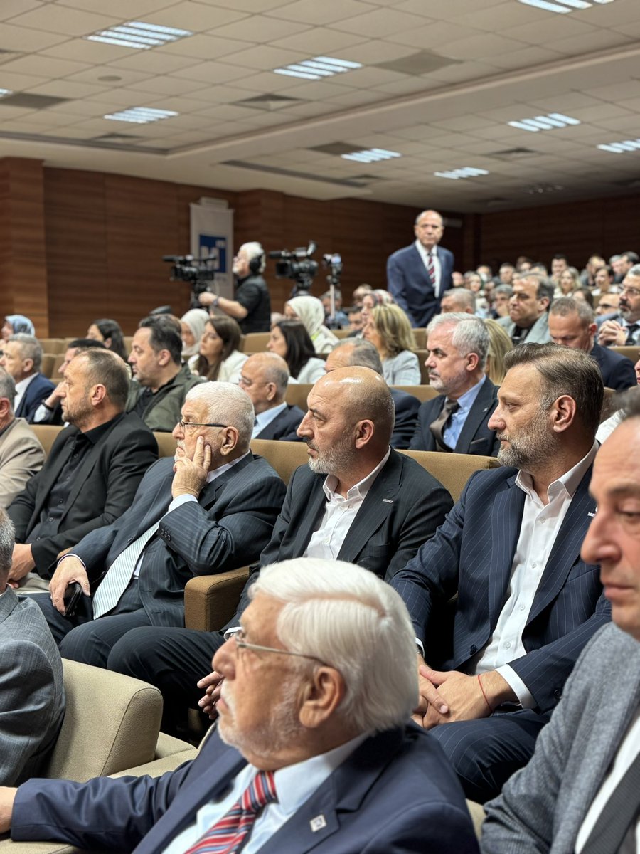 ahmetcihan54's tweet photo. Serbest Muhasebeci Mali Müşavirler Odası’nın 25. Olağan Genel Kurul Toplantısı’na; Başkan Yardımcımız Berat Şirinat, Genç MÜSİAD Başkanımız Muhammed Emin Baltacı ve MÜSİAD Kadın Başkanımız Miraç Evin ile birlikte katıldık.

Genel Kurulun, şehrimiz ve ülkemizin ekonomik yapısında önemli bir rol üstlenen kıymetli muhasebecilerimize/mali müşavirlerimize ve SMMM Odamıza hayırlar getirmesini temenni ediyorum.