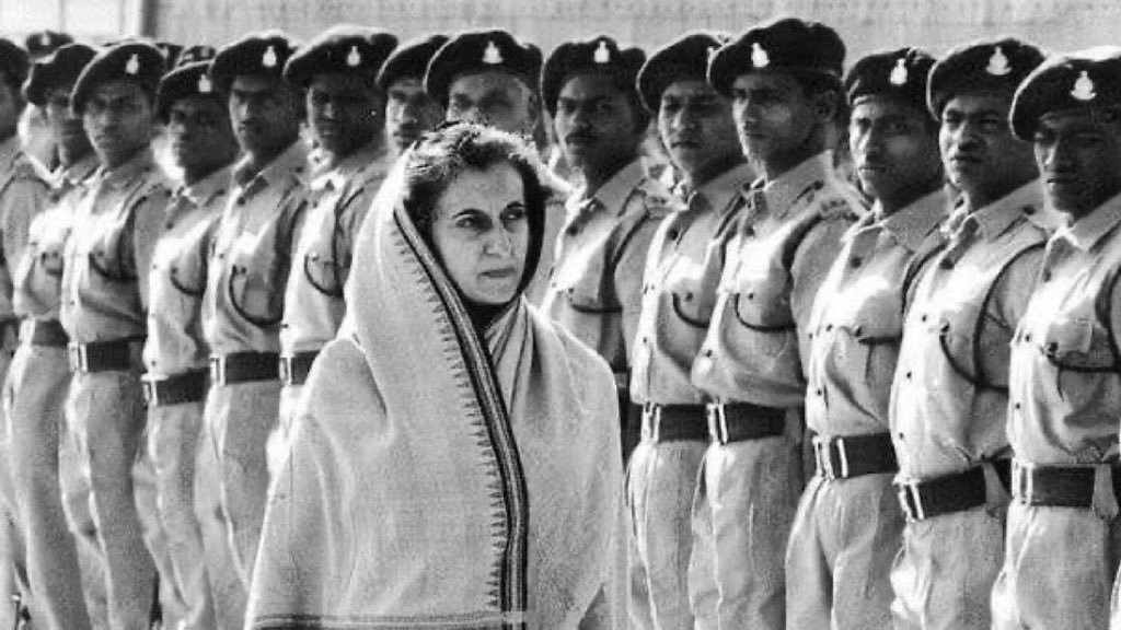 RijuDutta_84's tweet photo. INDIA misses INDIRA !

Ceasefire ❌
Surrender ✅ https://t.co/Okj8qGSi03